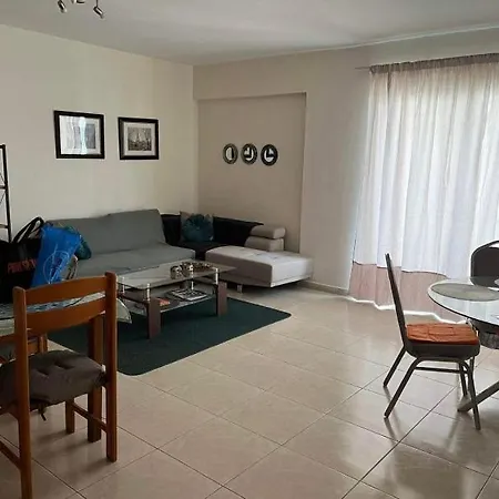 Apartment Bright One Bedroom In Area
