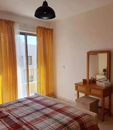 Apartment Bright One Bedroom In Area *