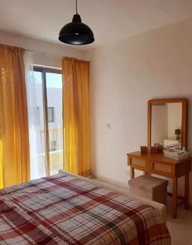 アパート Bright One Bedroom In Area *